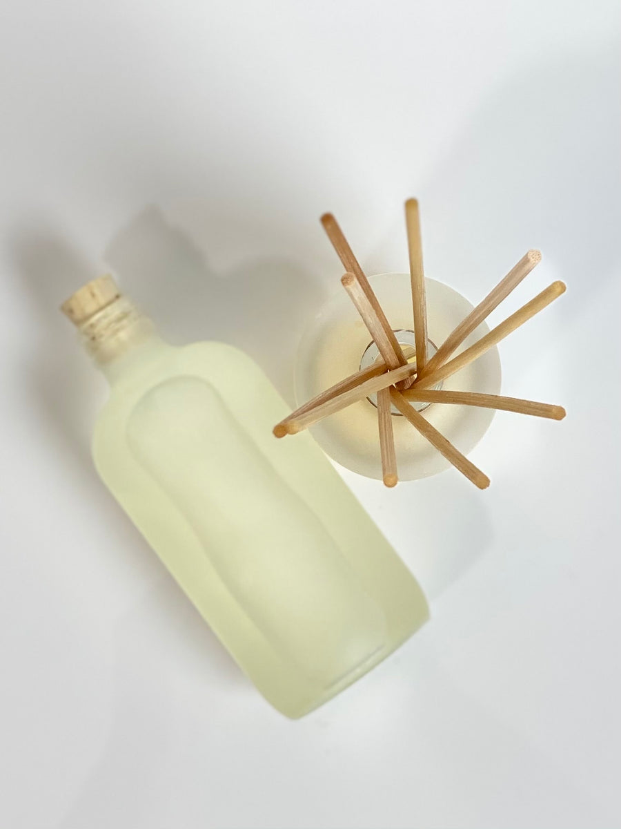 How Do Reed Diffusers Work? Arrows + Feathers